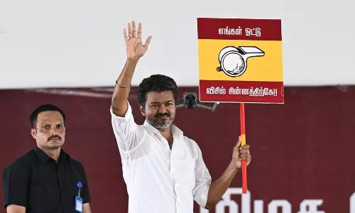 విజయ్ 40-40 ఫార్ములా.. అదిరిపోయేలా టీవీకే కొత్త వ్యూహం!