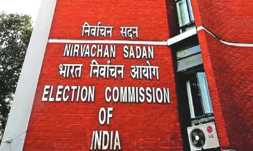 బెంగాల్ పోలింగ్‌: ఎన్నిక‌ల సంఘం చిత్ర‌మైన నిబంధ‌న‌ల‌పై విస్మ‌యం!