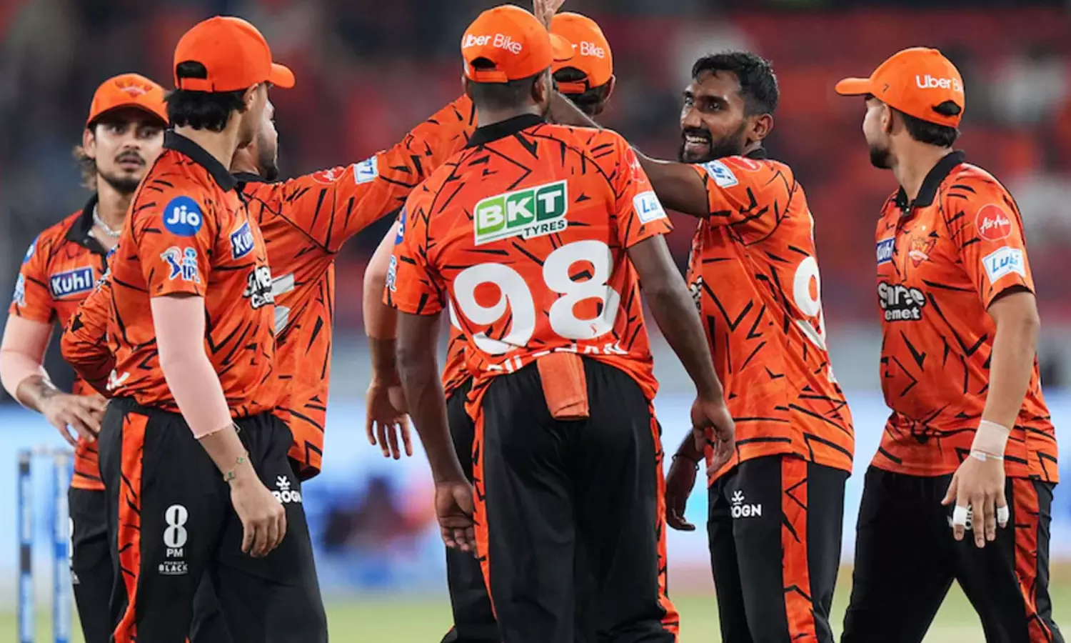సిక్సర్ల సునామీ.. ప్రత్యర్థులకు వణుకు: ఐపీఎల్‌లో SRH నయా రికార్డు!