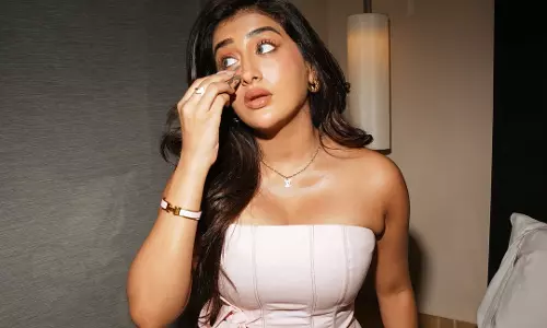 Rashi Singh Drops Sassy Self-Made Makeup & Style Post!