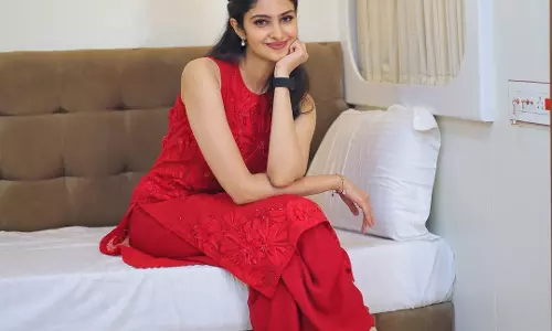 Manasa Varanasi Turns Heads in Red