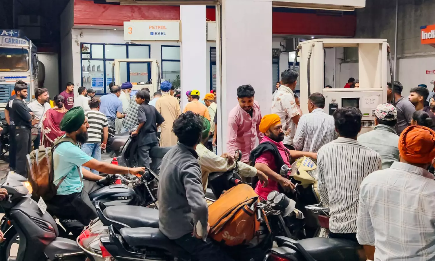 వాహనదారులకు భారీ ఊరట కల్పించిన కేంద్రం.. ఇప్పట్లో పెంపు లేదని స్పష్టం..!