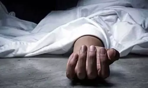 నారాయణవనంలో మృత్యుఘోష.. తల్లి, భార్యను చంపి.. సూసైడ్.. కాపాడబోయి ఇద్దరు పిల్లలు దుర్మరణం..