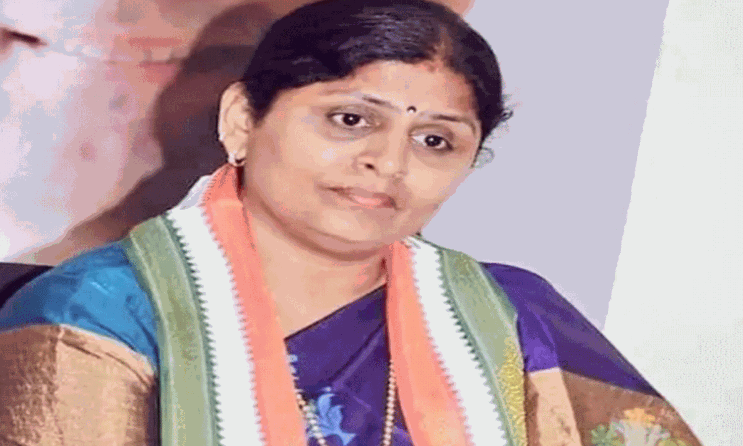 షర్మిల కంటే నేనే బెటర్...పగ్గాలు ఆమెకేనా ?