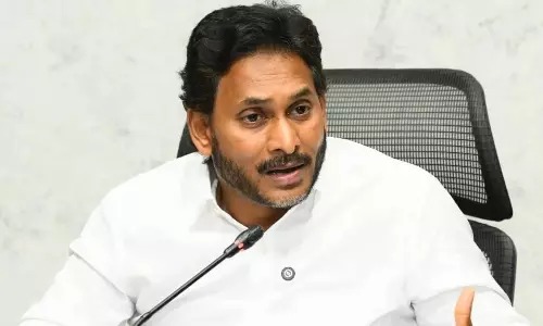 జ‌గ‌న్ బిజీ.. మీరే తేల్చుకోండి ..!