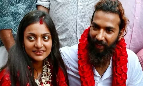 మోనాలిసా తల్లి కాబోతోందా?