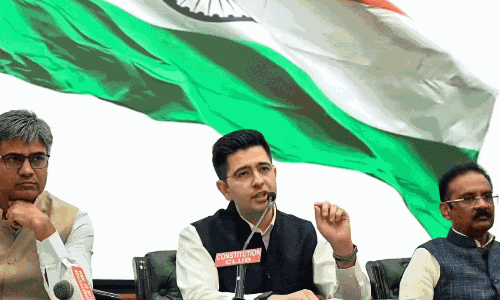 కేజ్రీవాల్‌కు కోలుకోలేని దెబ్బ! బీజేపీలోకి రాఘవ్ చడ్ఢా టీమ్.. రాజ్యసభలో భారీ ‘చీలిక’..