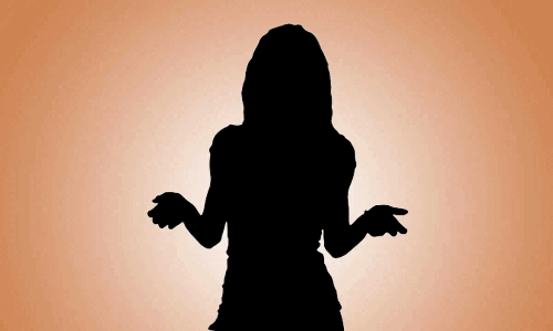 ఘాటు ప్ర‌ద‌ర్శ‌న‌.. విమర్శల నుంచి ఎస్కేప్ అయ్యేందుకే