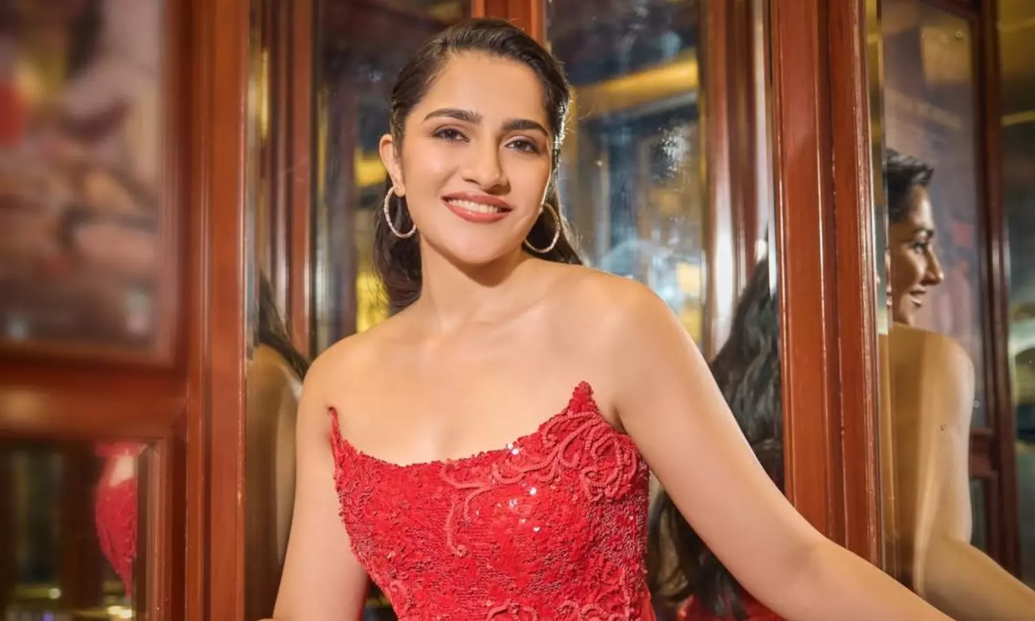 రెడ్ గౌన్‌లో రుక్మిణి వసంత్ స్టన్నింగ్ లుక్