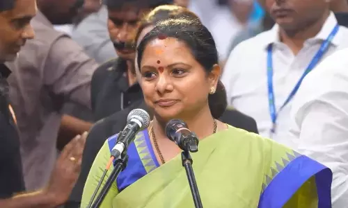 కవిత స్పీచ్ చూసి కేసీఆర్, కేటీఆర్ నవ్వుకున్నారా?