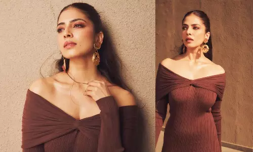 పర్ఫెక్ట్ ఫోజులతో ఆకట్టుకుంటున్న మాళవిక!