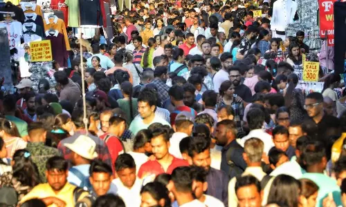 గ్లోబల్ విలేజ్‌లో ఆసియా పవర్.. ప్రతి ముగ్గురిలో ఒకరు ఇక్కడి నుంచే!