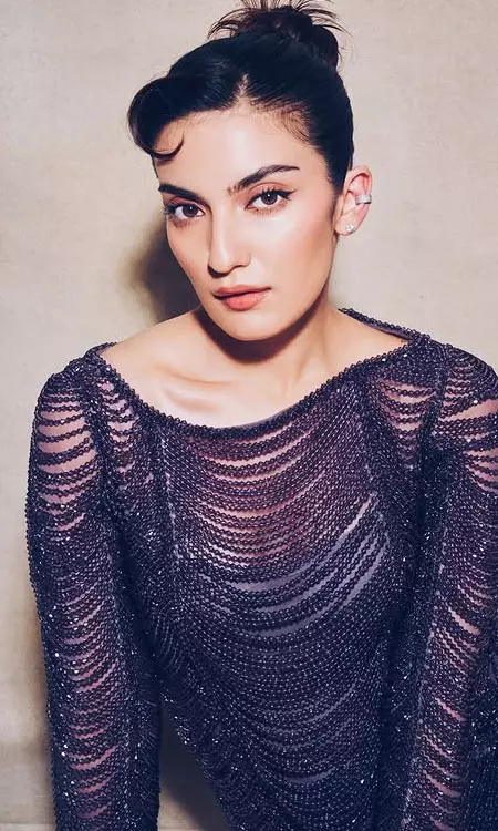 Pratibha Ranta Impresses Fans with Her Sophisticated Style