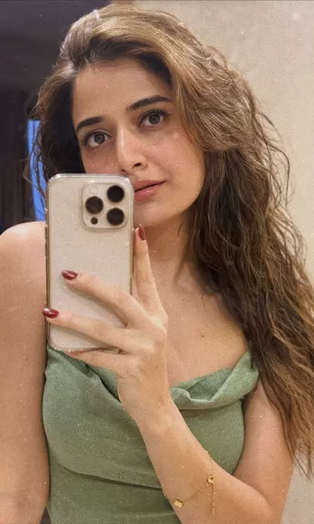 Ashika Ranganaths Stunning Mirror Moment