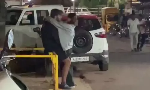 వైరల్ వీడియో షాక్… పబ్లిక్‌లో కిస్సింగ్‌పై వివాదం