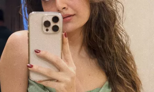 Ashika Ranganaths Stunning Mirror Moment