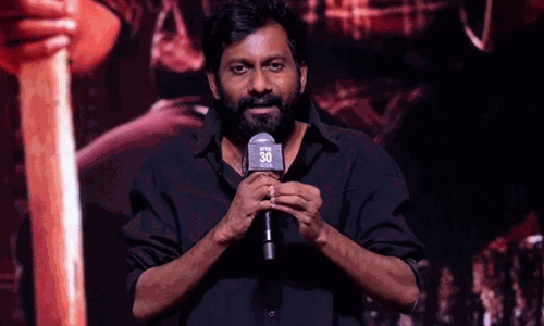 ధనుష్ కర ప్రీరిలీజ్‌: టైటిల్ `క‌ర‌` వెనుక కారా మాస్టార్ క‌థ చెప్పిన బుచ్చిబాబు!