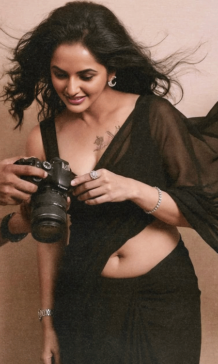Jyoti Poorvaj’s Stylish Black Look Goes Viral with Fun Caption