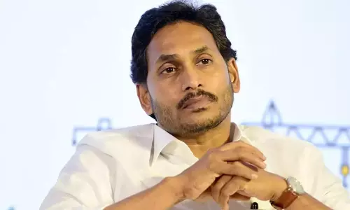 ఫ్లైటెక్కిన జగన్...  వైసీపీ సైలెంట్ మోడ్