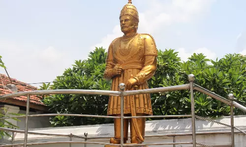 వాసిరెడ్డికీ అమరావతికీ తీయని బంధం