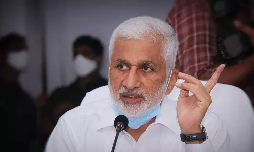 సాయిరెడ్డి తన గ్యాప్‌ను ఇలా మ్యానేజ్ చేస్తున్నారా..?