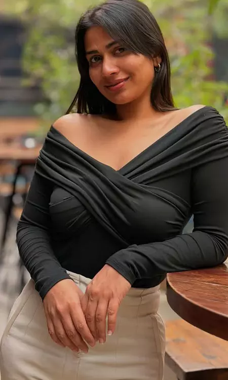 Inaya Sulthana Stuns In Chic Black Outfit looks