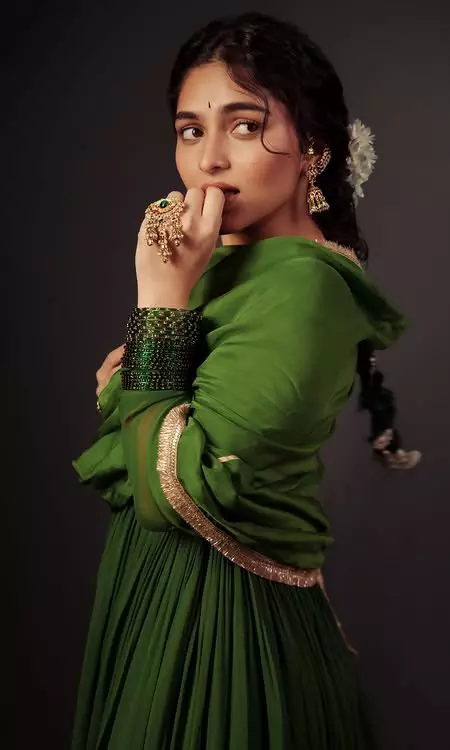 Kayadu Lohar Radiates Royal Elegance in Stunning Green Traditional Look