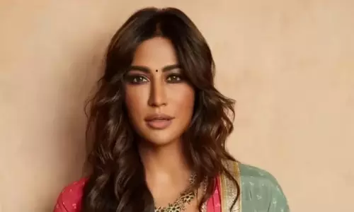 సినిమా సెట్స్‌పై 8 గంటల పనివేళలు సాధ్యమేనా? సీనియర్ న‌టి కామెంట్!