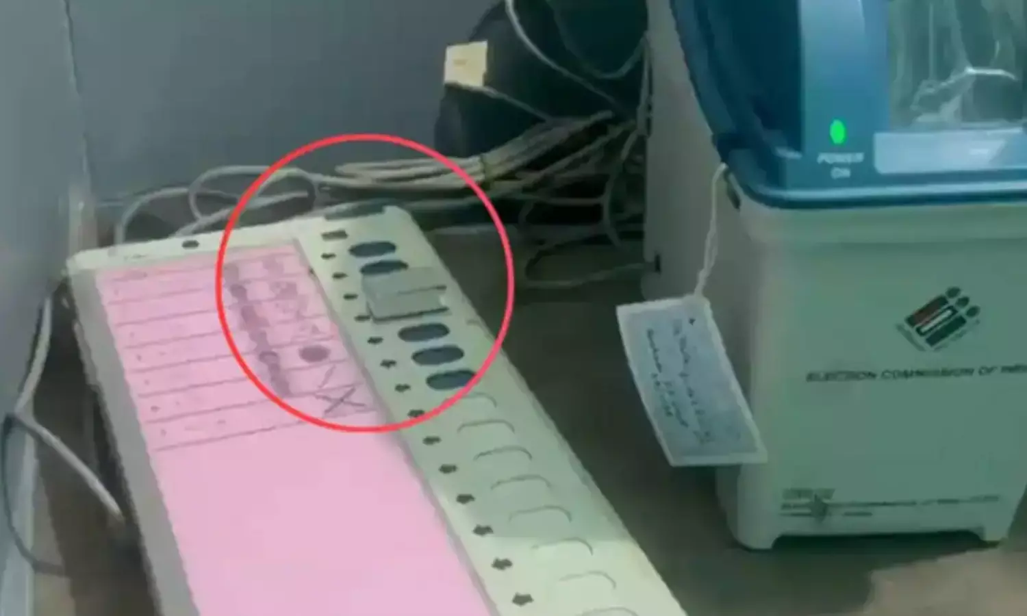 బీజేపీ గుర్తుపై టేప్.. డైమండ్ హార్బర్‌లో హైడ్రామా.. రీ-పోలింగ్‌కు డిమాండ్!