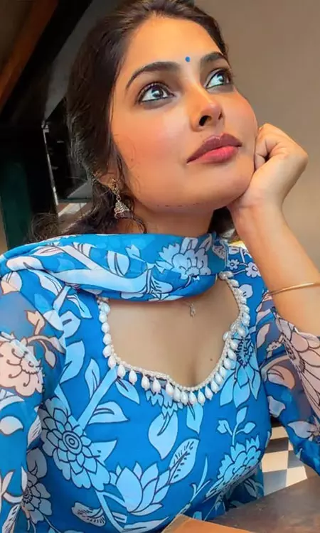 Divi Vadthya Stuns in Elegant Blue Floral Look