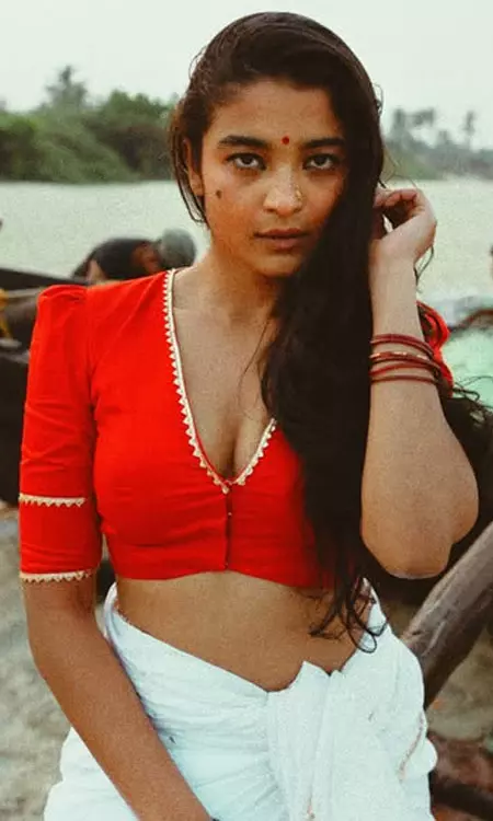 Chaithra J Achars Red Saree Look Captivates Fans