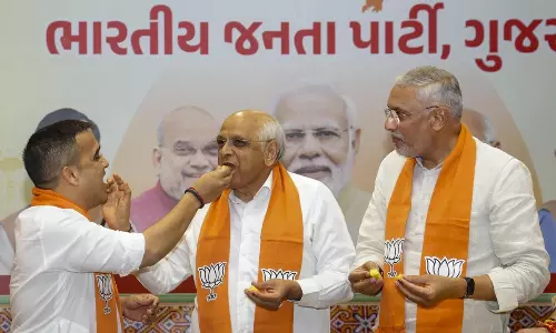 గుజరాత్ అంటే బీజేపీనే... స్వీప్ చేసి పారేసింది !
