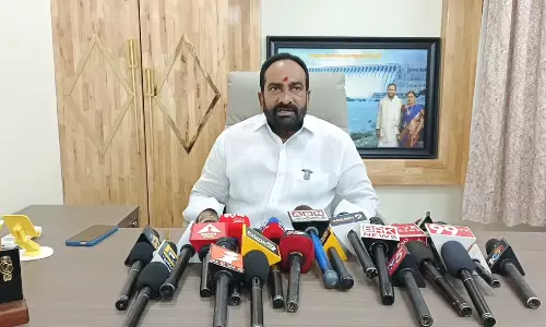 ఎమ్మెల్యే బ్రహ్మనందరెడ్డి కారుపై బీర్ బాటిళ్లతో దాడి