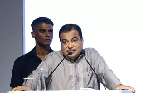 పెట్రోల్, డీజిల్ వాహనాలకు ‘ఎండ్ కార్డ్’.. కంపెనీలకు గడ్కరీ వార్నింగ్..