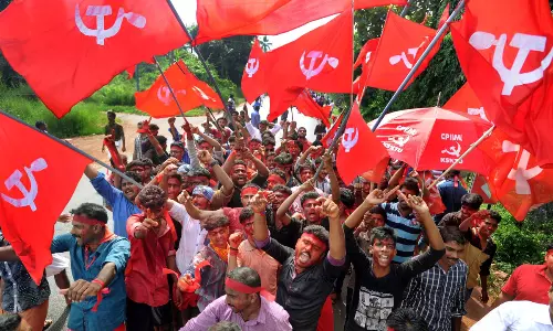 ఎర్ర పార్టీలకు రెడ్ సిగ్నల్ పడినట్లేనా ?