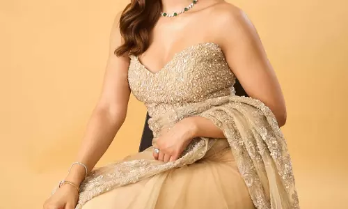 Sakshi Malik Shines in Golden Glamour with Timeless Elegance
