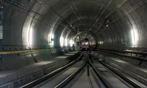 ప్రపంచంలోనే అత్యంత పొడవైన రైల్వే టన్నెల్.. స్విట్జర్లాండ్‌కు స‌వాల్!