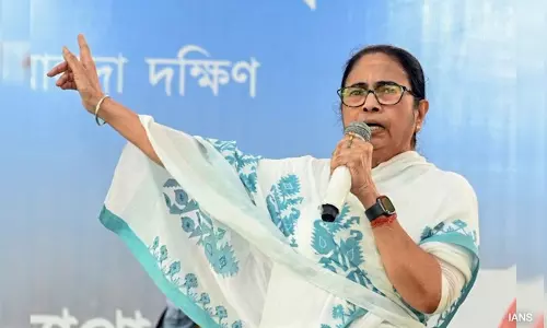 ఈవీఎంలకు కాపలా కాస్తా....మమత సంచలనం