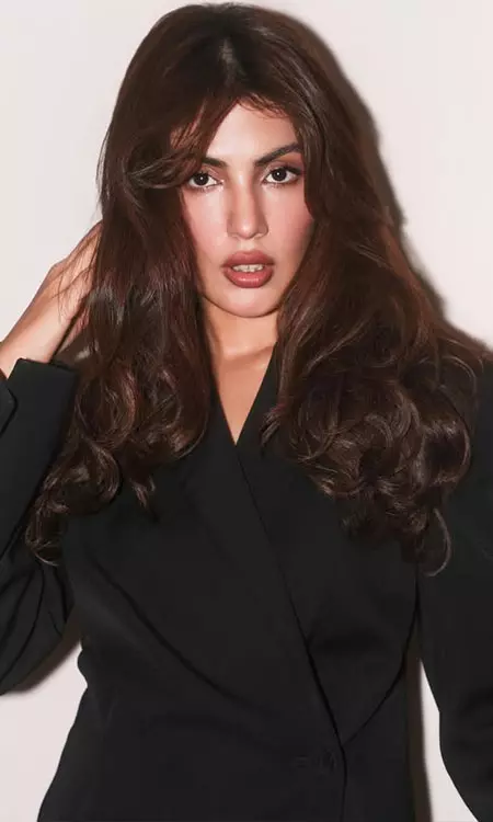 Rhea Chakraborty Radiates Confidence in Striking New Photo