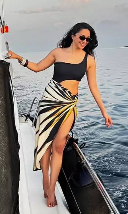 Kiara Advani Enjoys Peaceful Beach Days With Sidharth Malhotra in Maldives