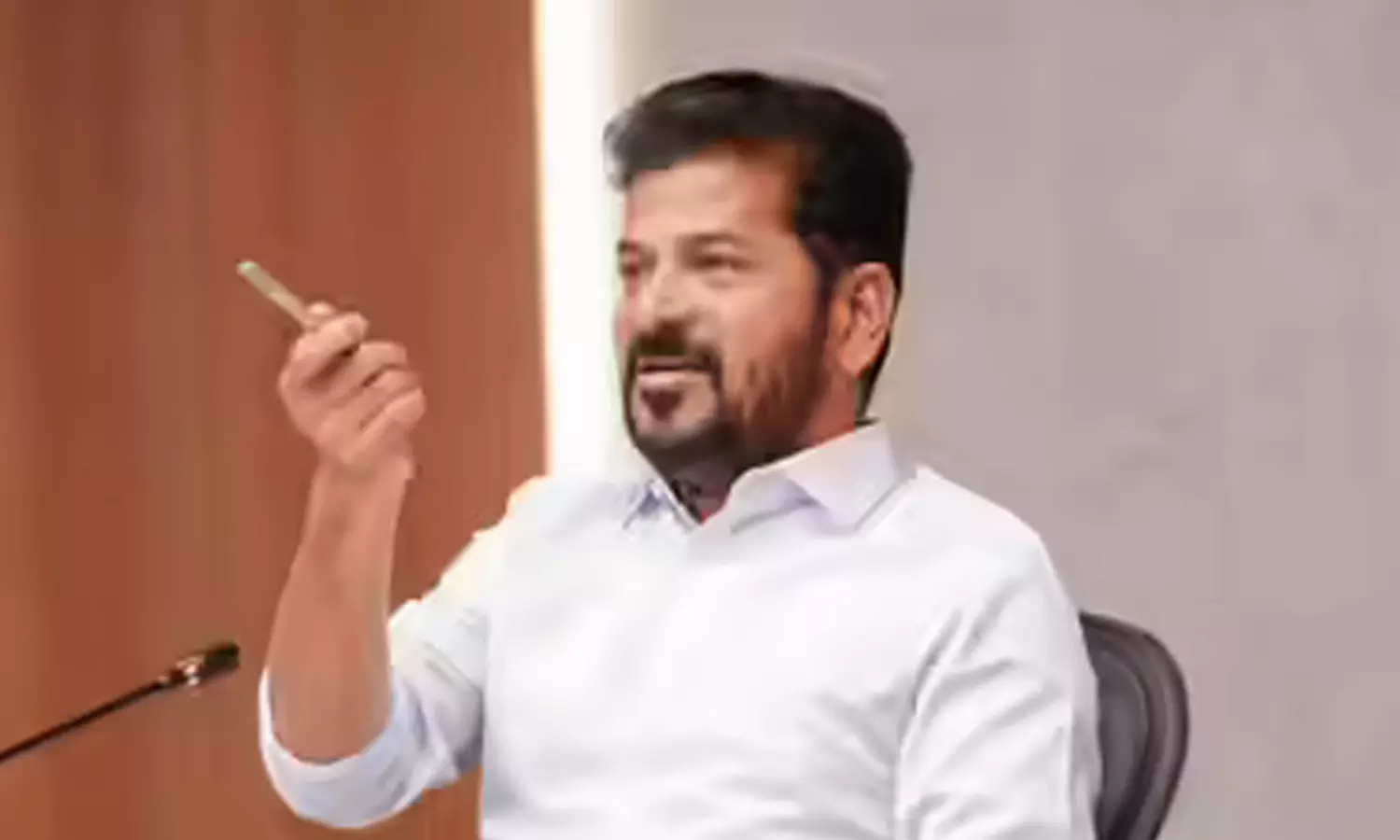 రేవంత్‌ను దెబ్బ‌కొట్టేందుకు.. వేంను వాడుకున్నారా?