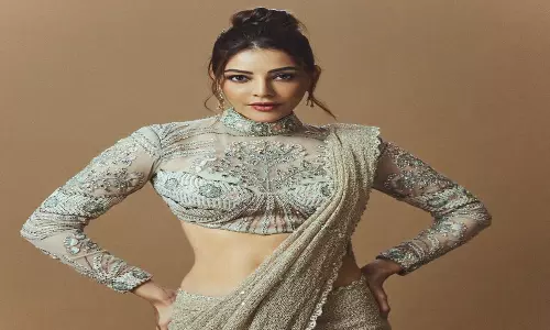 బెల్లంకొండ రిసెప్షన్లో స్పెషల్ అట్రాక్షన్ గా కాజల్.. ఈమె ధరించిన శారీ ఖరీదు తెలిస్తే షాక్!
