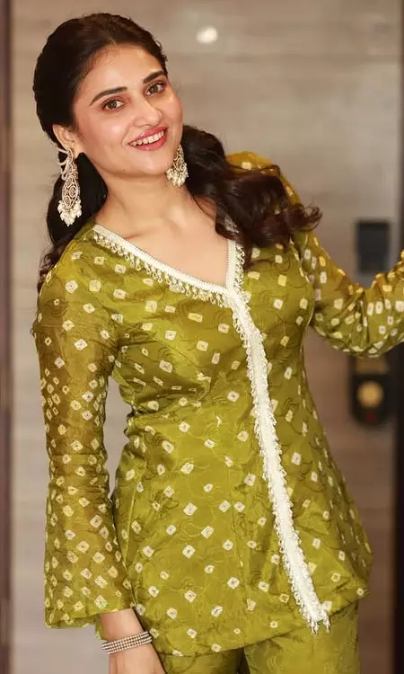 Prisha R Singh Stuns in Elegant Green Traditional Look