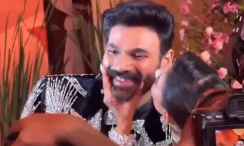 బెల్లంకొండ జోడీ.. ఆ ముద్దులో ఎంత ప్రేమో..
