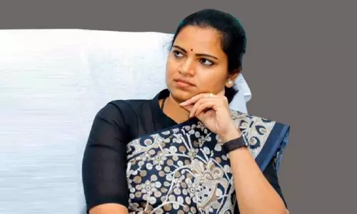 విడదల రజని...మీకు వెన్నుపోటు సూట్ కాలేదు !