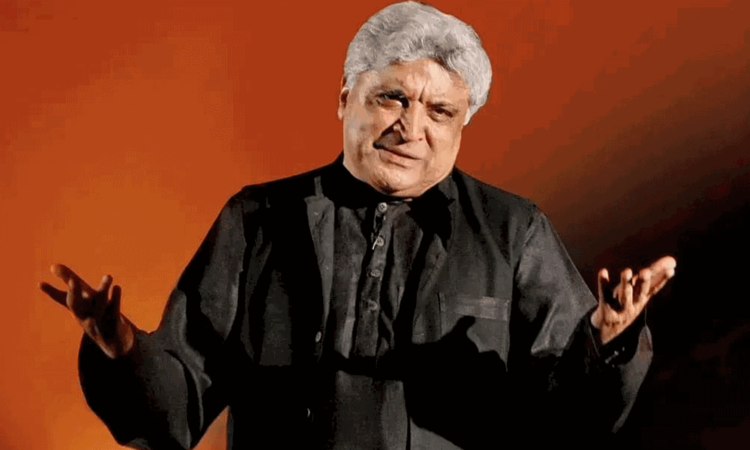ప్రచార చిత్రాల విష‌యంలో ఇచ్చిప‌డేసిన స్టార్ రైట‌ర్!