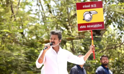 దళపతి విజయ్ ప్రభంజనం: ఎంజీఆర్, జయలలిత వారసత్వాన్ని నిల‌బెడ‌తాడా?