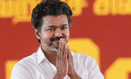 రెండు సీట్లలో గెలిచిన విజయ్.. ఏ సీటు వదలుకుంటారు? ఎవరిని తన ప్లేసులో పోటీచేయిస్తారు?