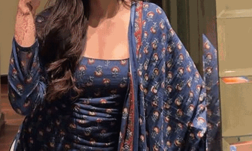 Kushitha Kallapu Radiates Charm in a Chic Mirror Moment