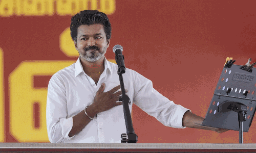 ఎన్నిక‌ల్లో ప్ర‌భంజ‌నం స‌రే.. పాల‌న అంత `విజ‌య్` కాదు!